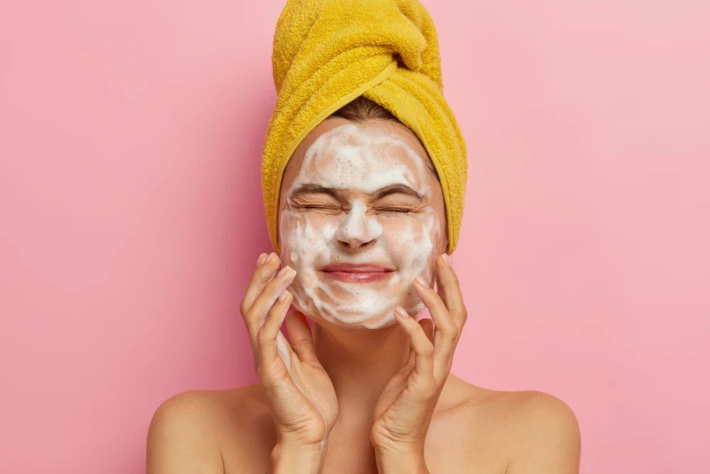 Cildi Kurutmayan Jel Temizleyicilerde Yeni Nesil Formül: Veela Tea Tree Facial Gel