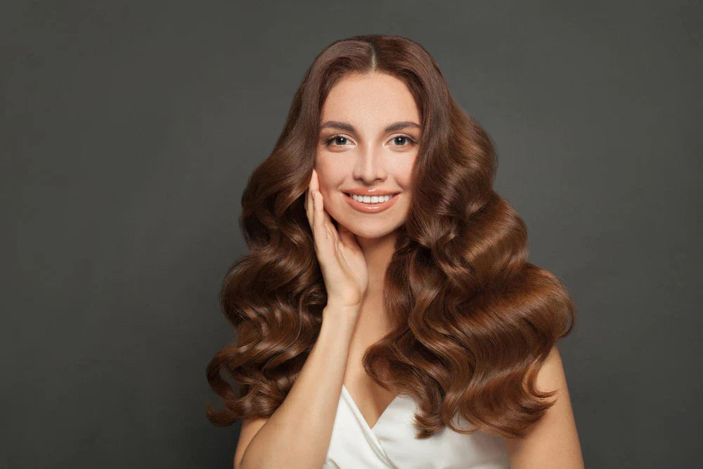 Biotin, Keratin ve Kolajen Gücü: Saçlarınızda Dolgunluk Etkisi Yaratın