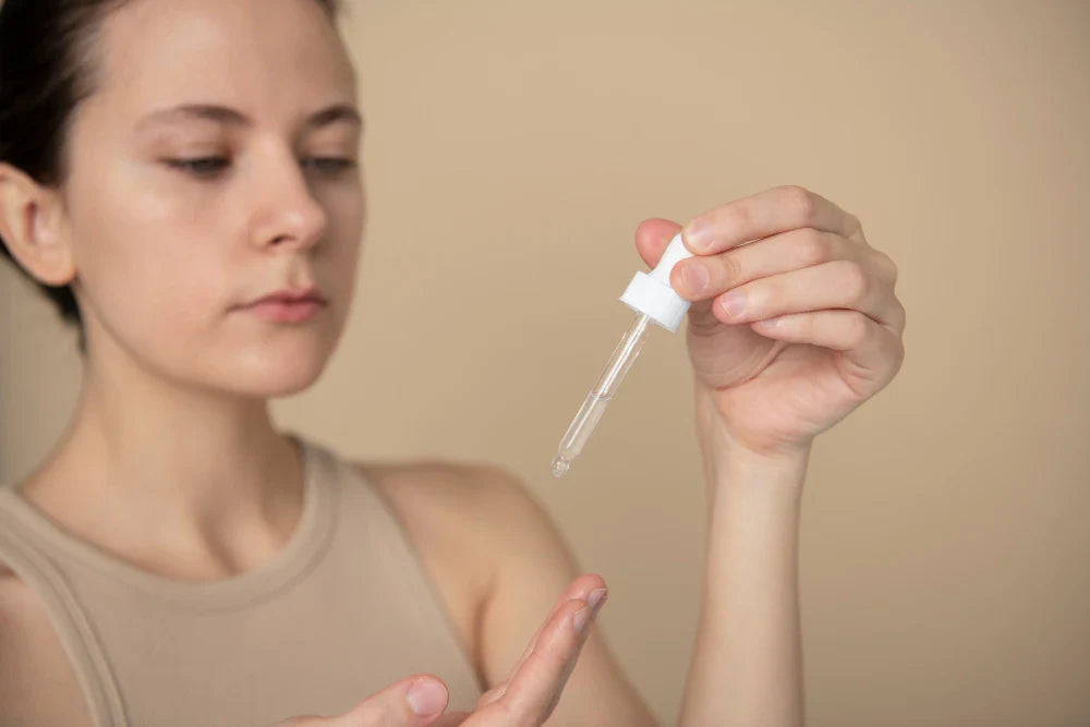 Arbutin ve Niacinamide: Cilt Lekelerine Karşı En Güçlü Kombinasyon